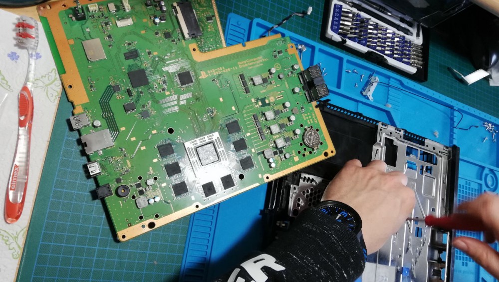 romintaggio-ps4-dopo-pulizia-1